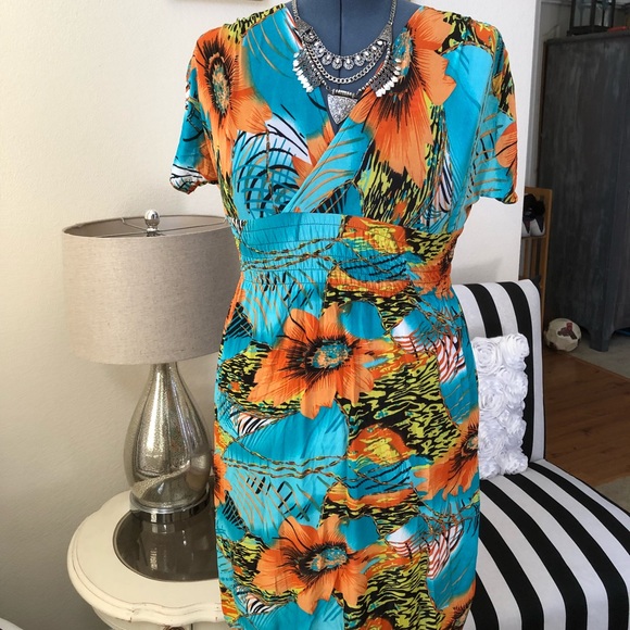 Dress - Picture 1 of 2